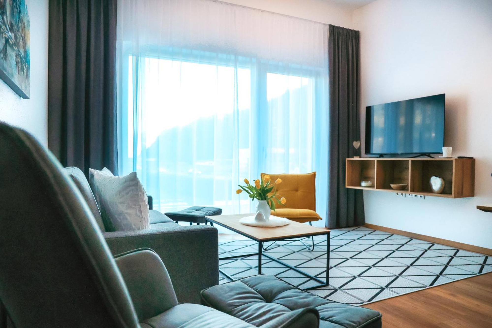 Alpenluxus Presents - Marias Zillertalblick With Roof Terrace, 3 Bedrooms & Parking Space Schlitters Buitenkant foto